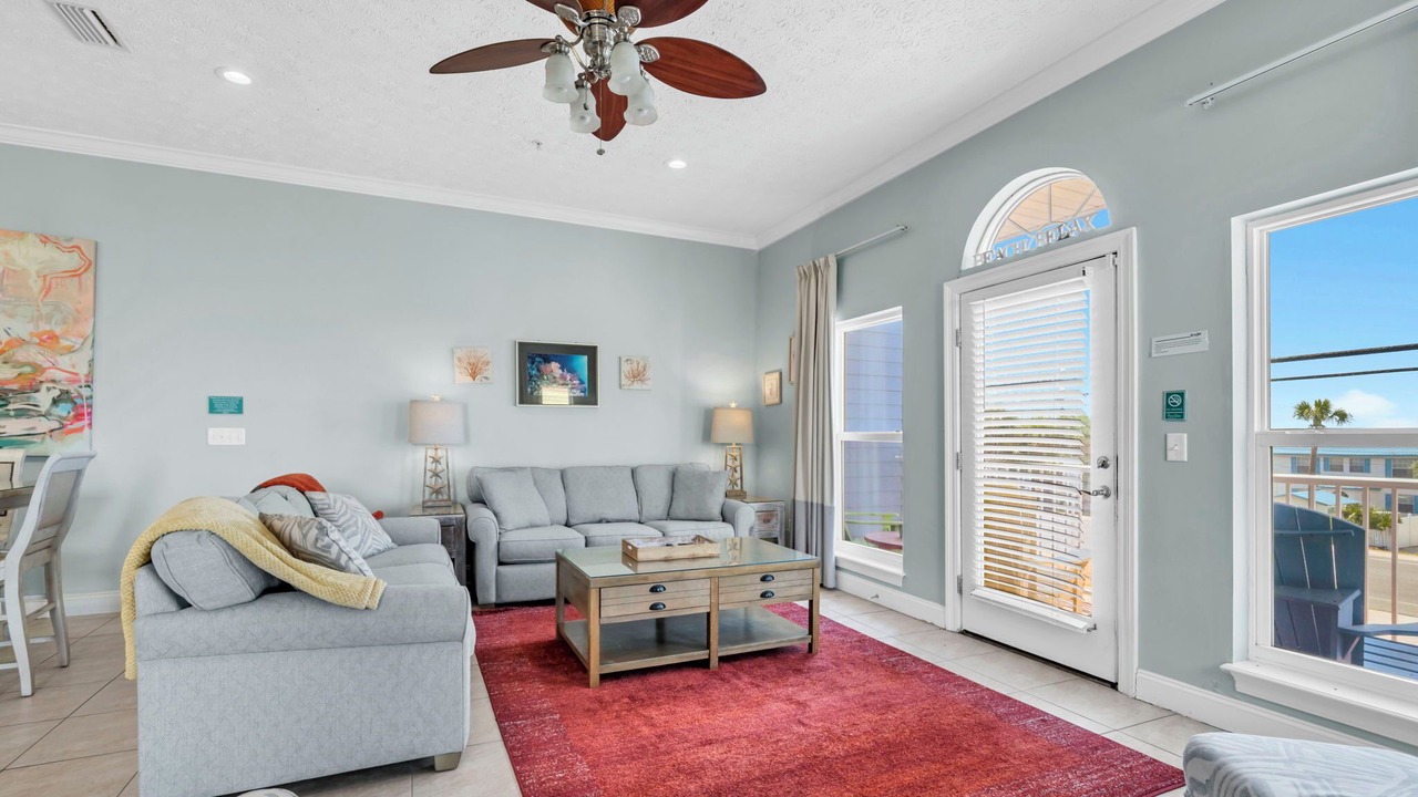 Photo of Livingroom in Bahama Beach