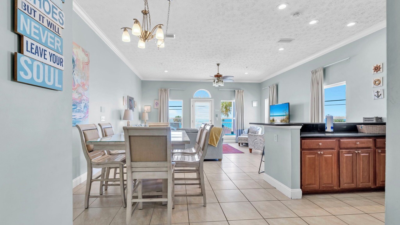 Photo of Livingroom in Bahama Beach