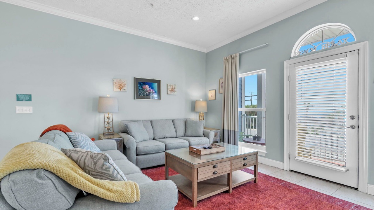 Photo of Livingroom in Bahama Beach