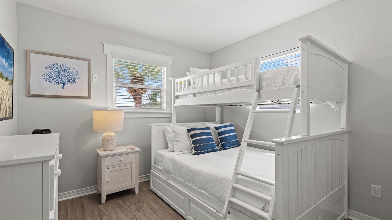 Photo of Bedroom in Seacrest