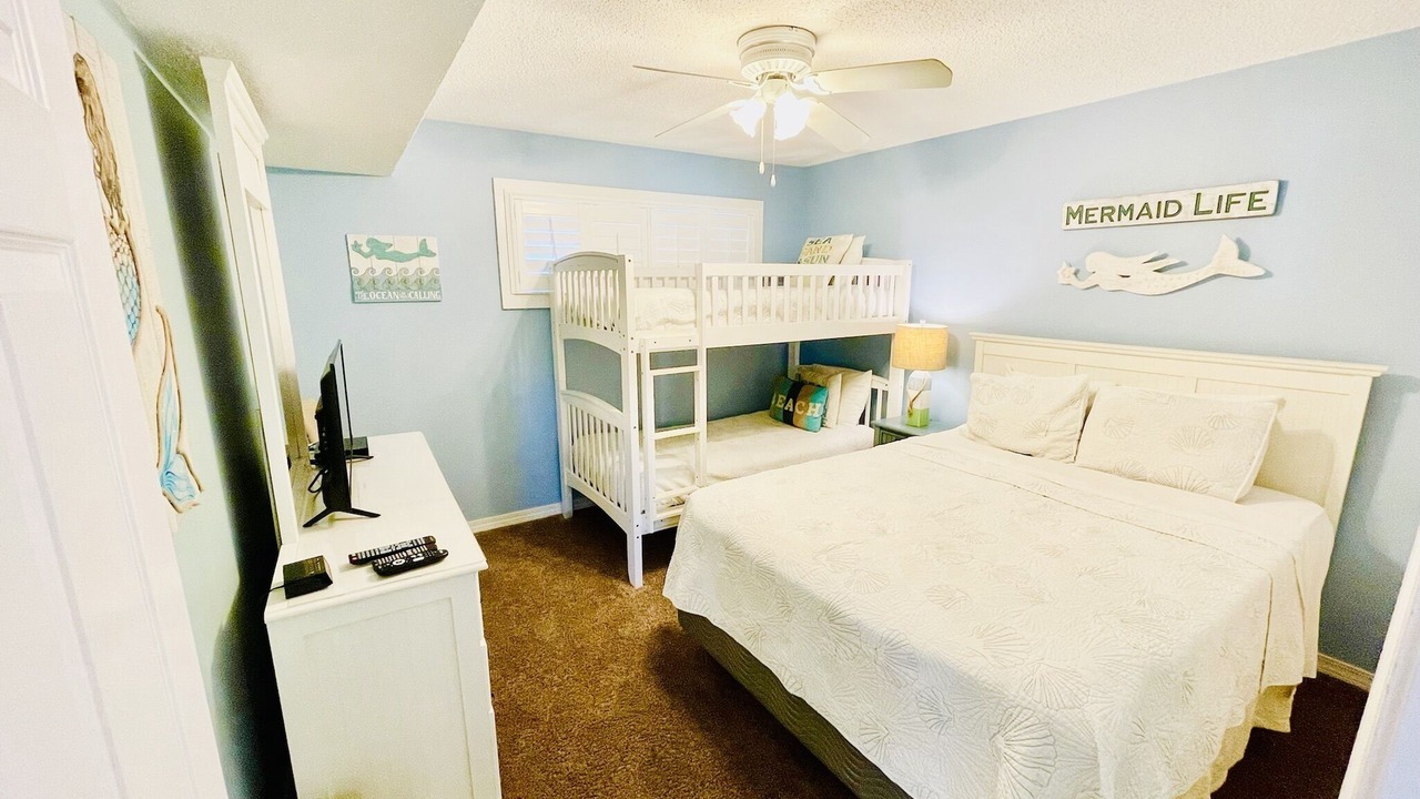 Photo of Bedroom in Holiday Isle
