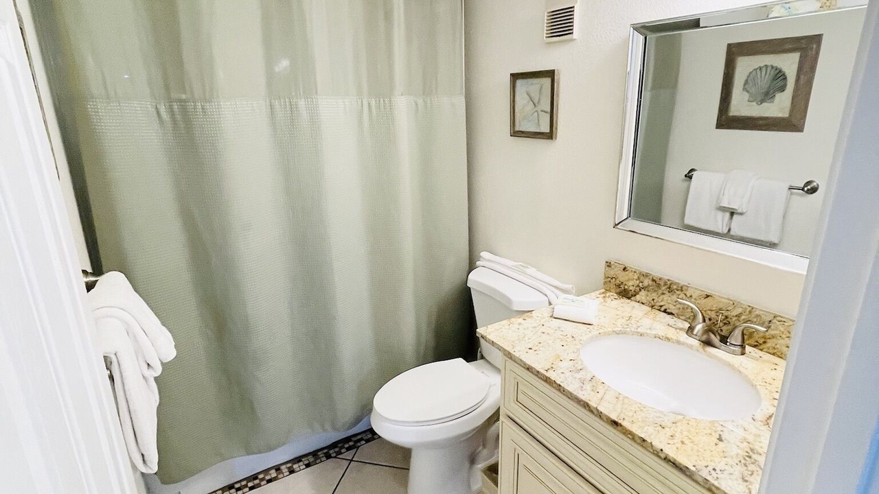 Photo of Bathroom in Holiday Isle