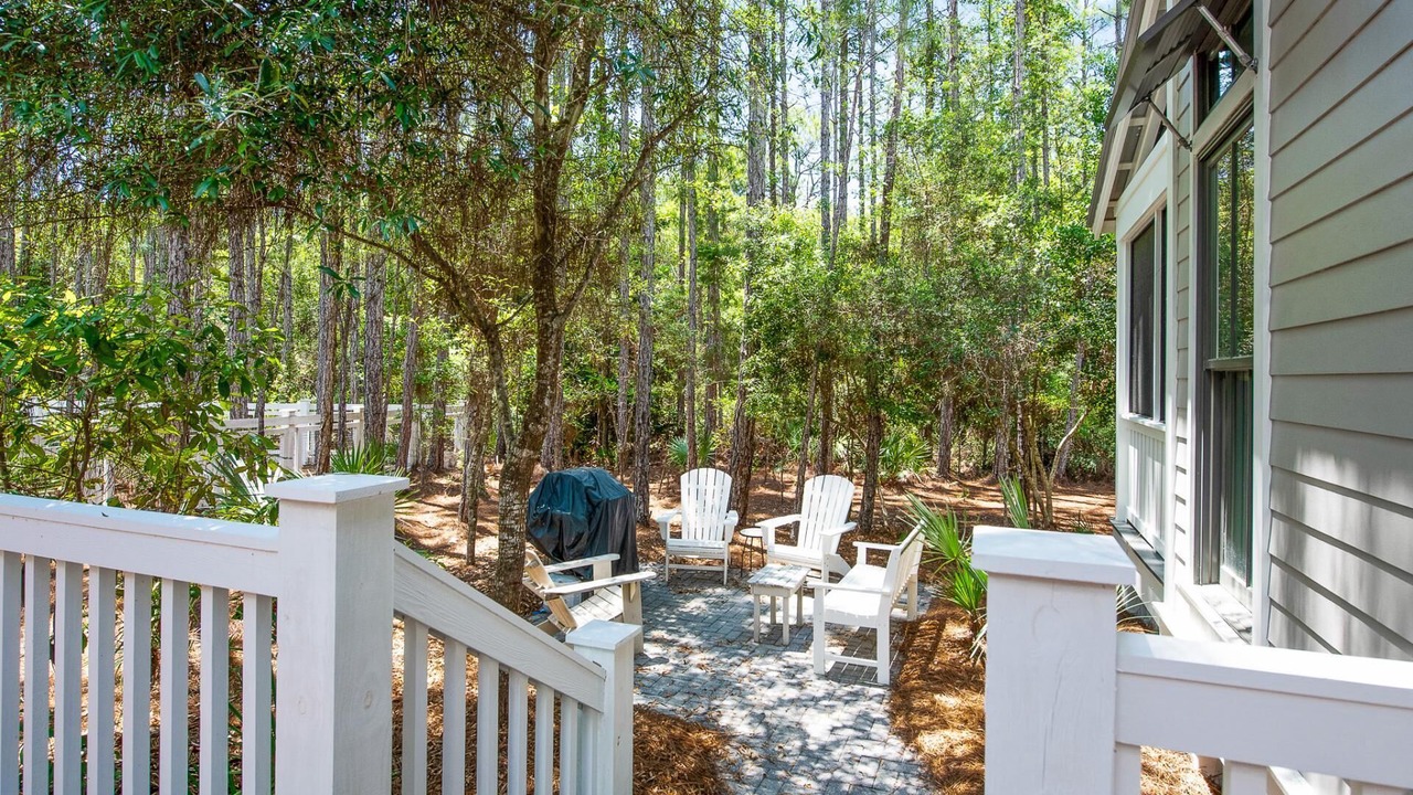 Photo of Patio Balcony in Forest District