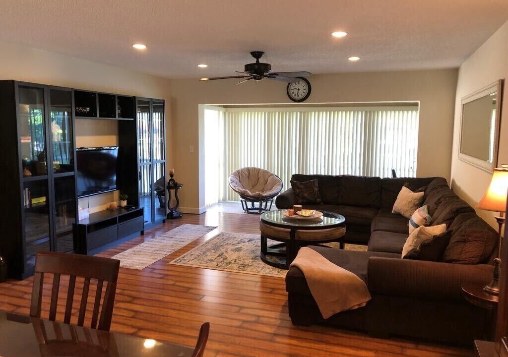 Photo of Livingroom in Central Naples