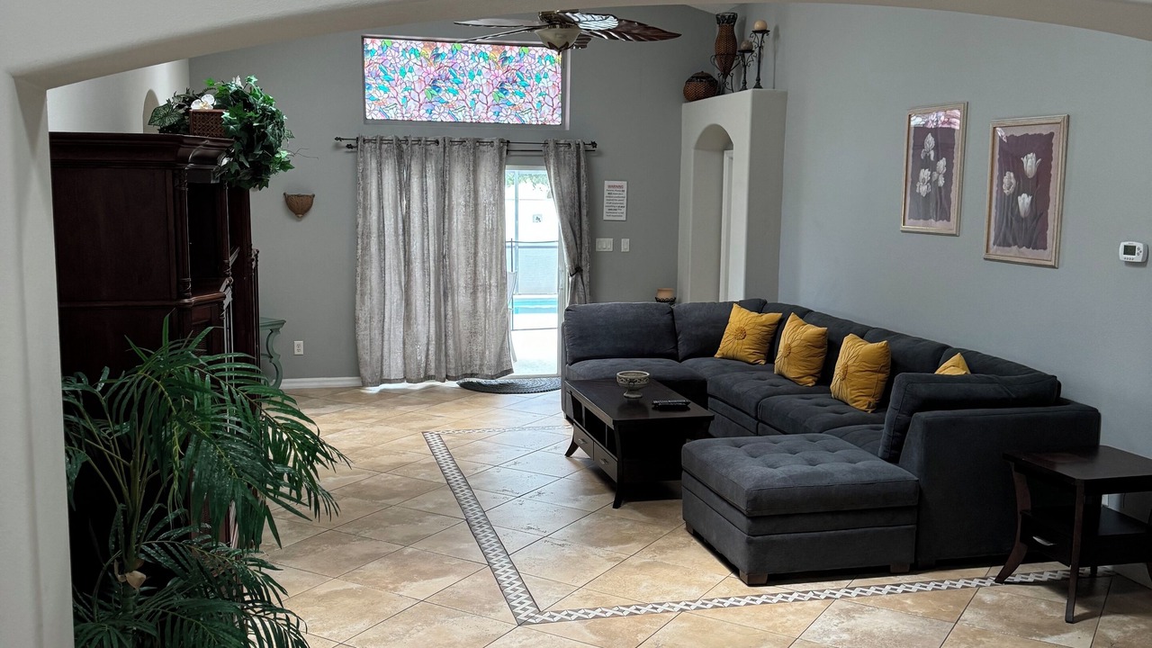 Photo of Livingroom in Orange Tree