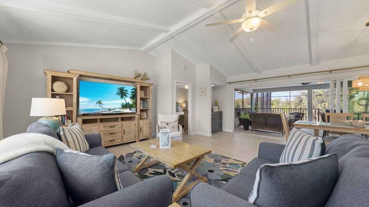 Photo of Livingroom in Beachview Country Club Estates