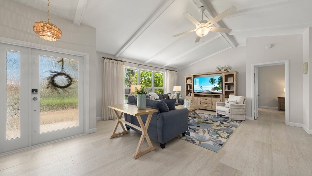 Photo of Livingroom in Beachview Country Club Estates