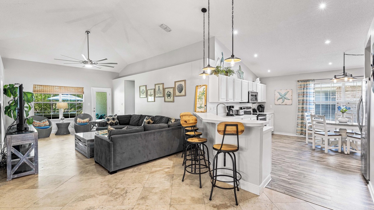 Photo of Livingroom in Miramar Beach