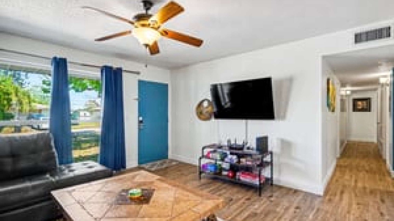 Photo of Livingroom in Interchange Square