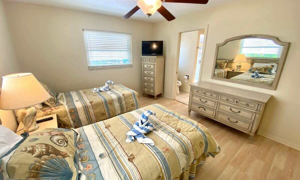 Photo of Bedroom in Mid Island