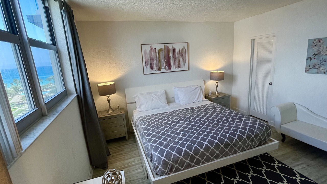 Photo of Bedroom in Hollywood South Central Beach