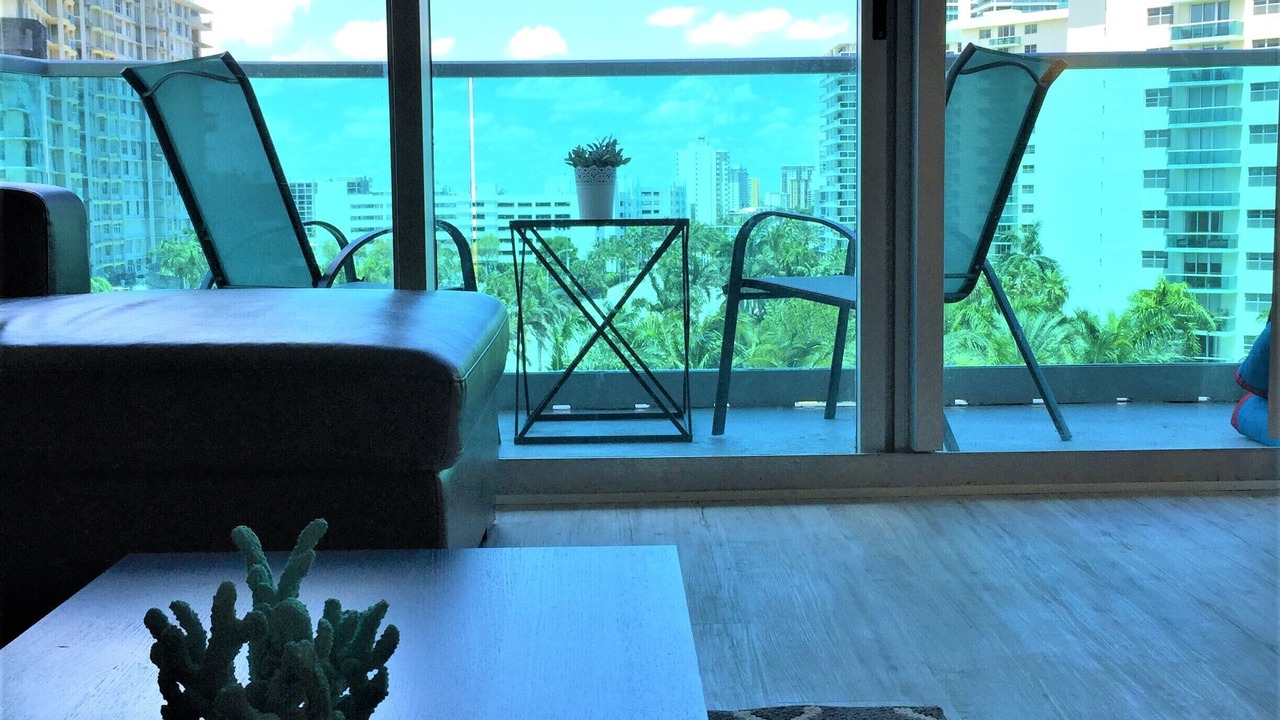 Photo of Patio Balcony in Hollywood South Central Beach