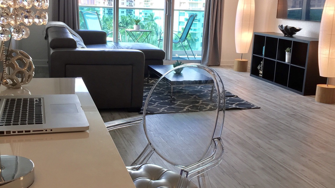 Photo of Livingroom in Hollywood South Central Beach