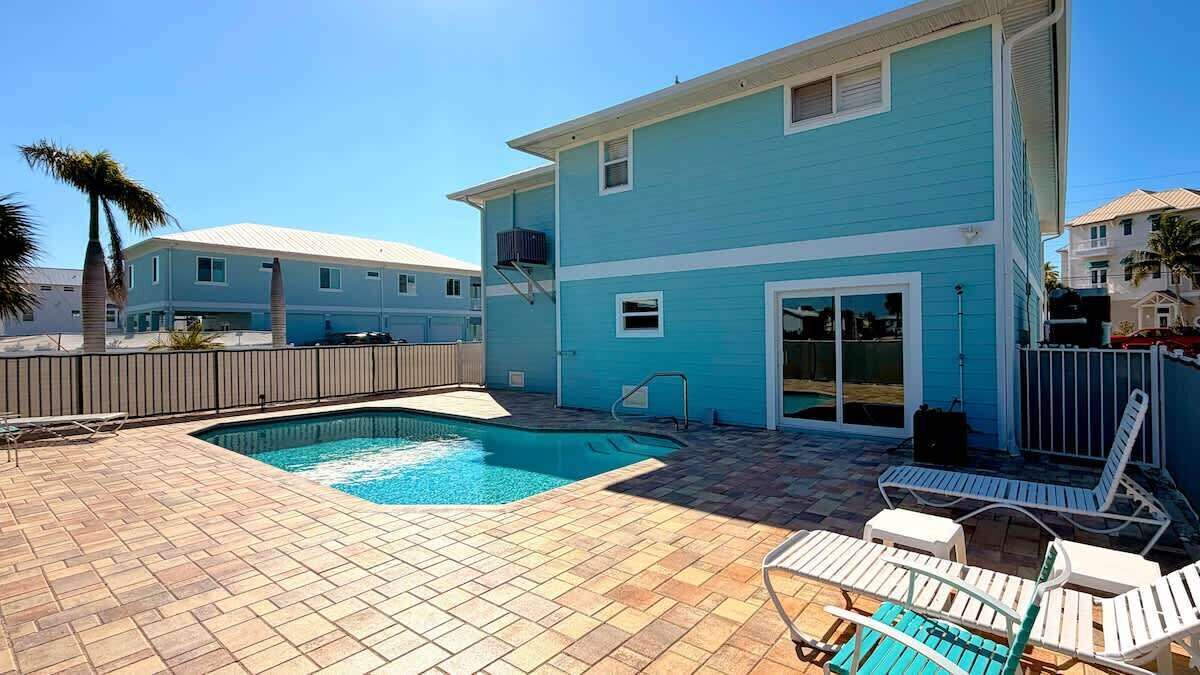 Photo of Outdoor in Mid Island