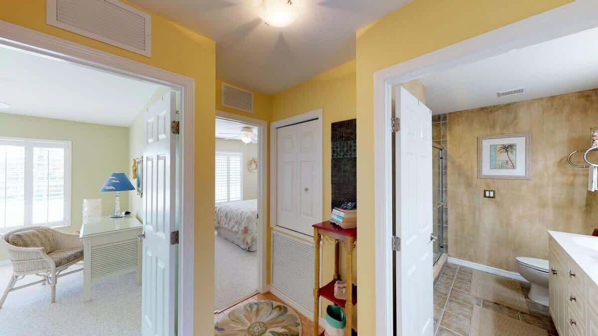 Photo of Bedroom in Mid Island