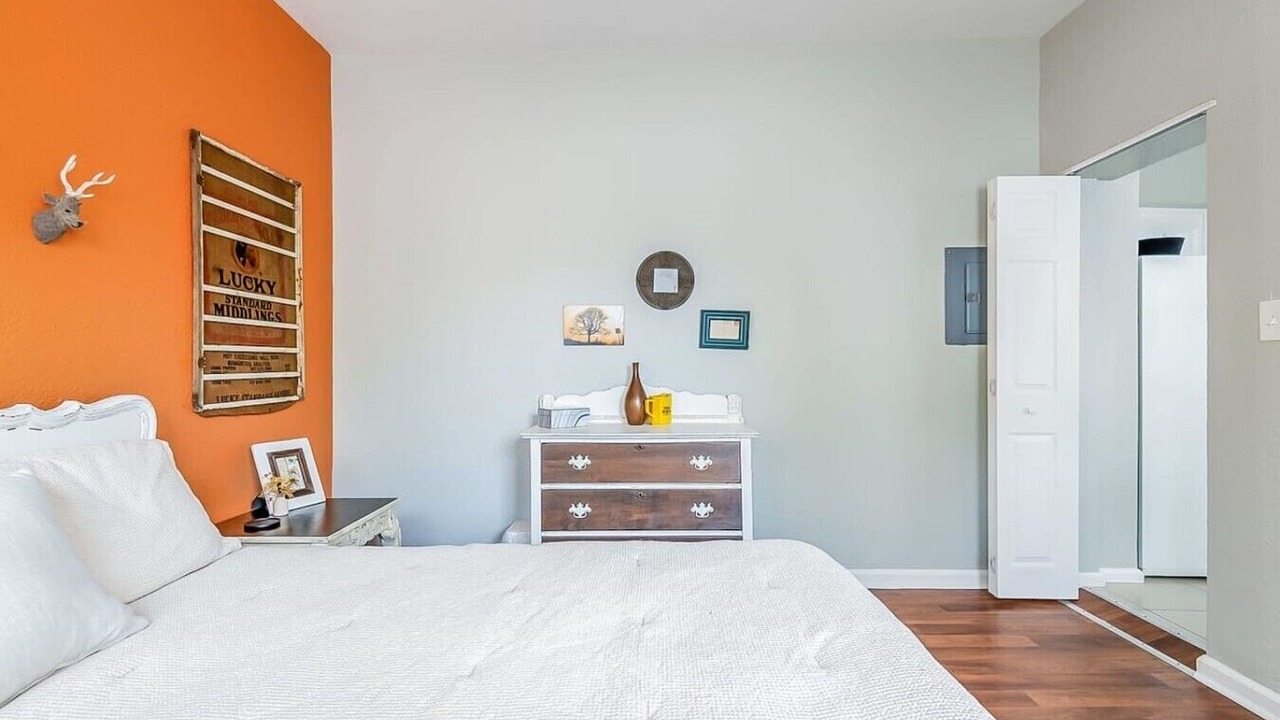 Photo of Bedroom in Historic Downtown Melbourne