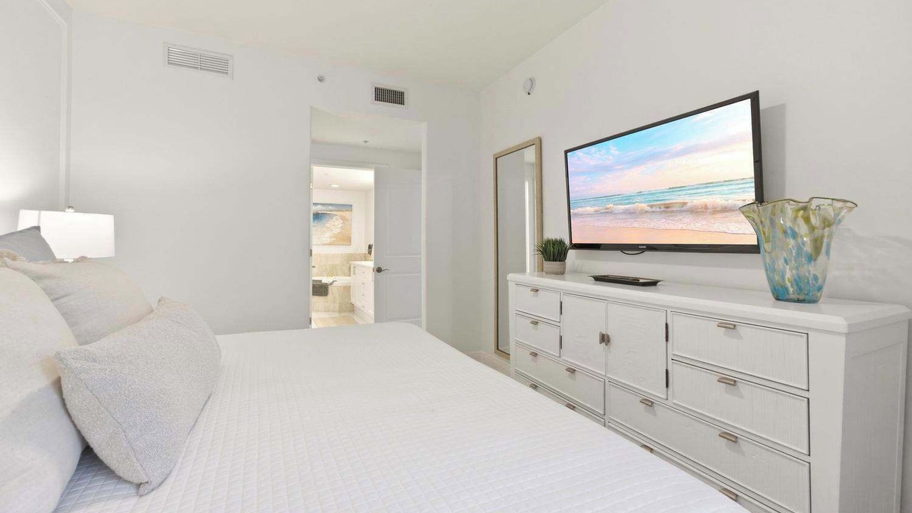 Photo of Bedroom in Royal Harbor