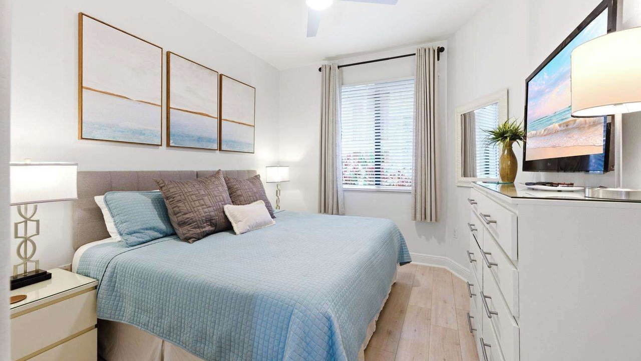 Photo of Bedroom in Royal Harbor