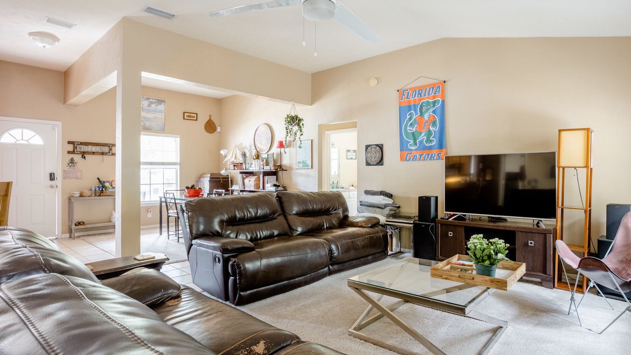 Photo of Livingroom in Gainesville