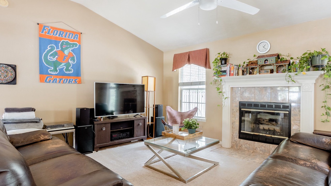 Photo of Livingroom in Gainesville