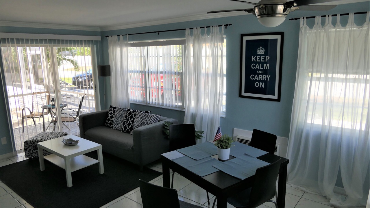 Photo of Livingroom in Caloosahatchee