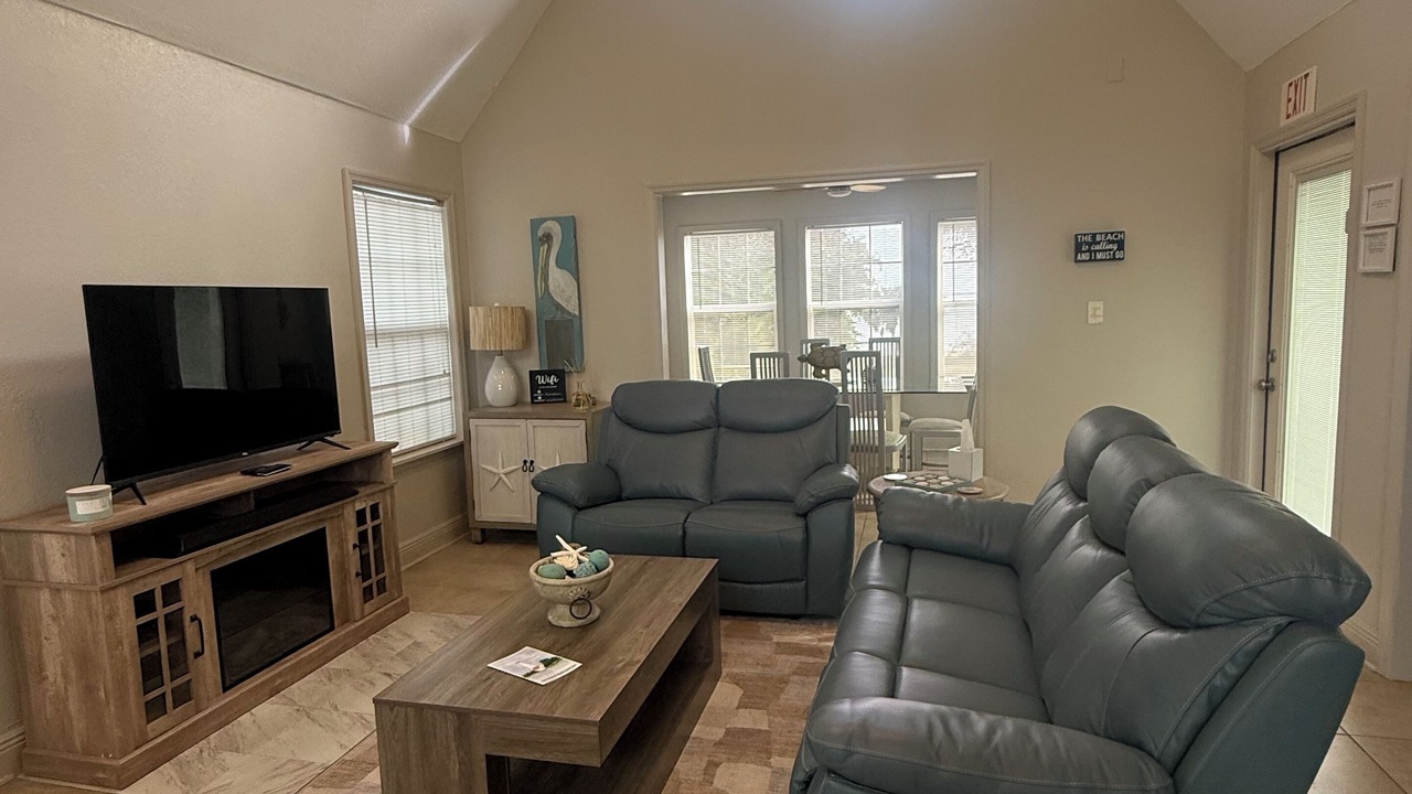 Photo of Livingroom in Eastpoint