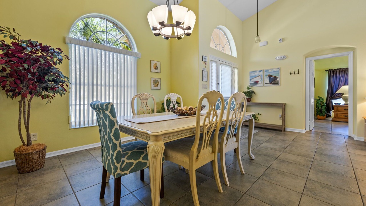 Photo of Bedroom in Greater Groves