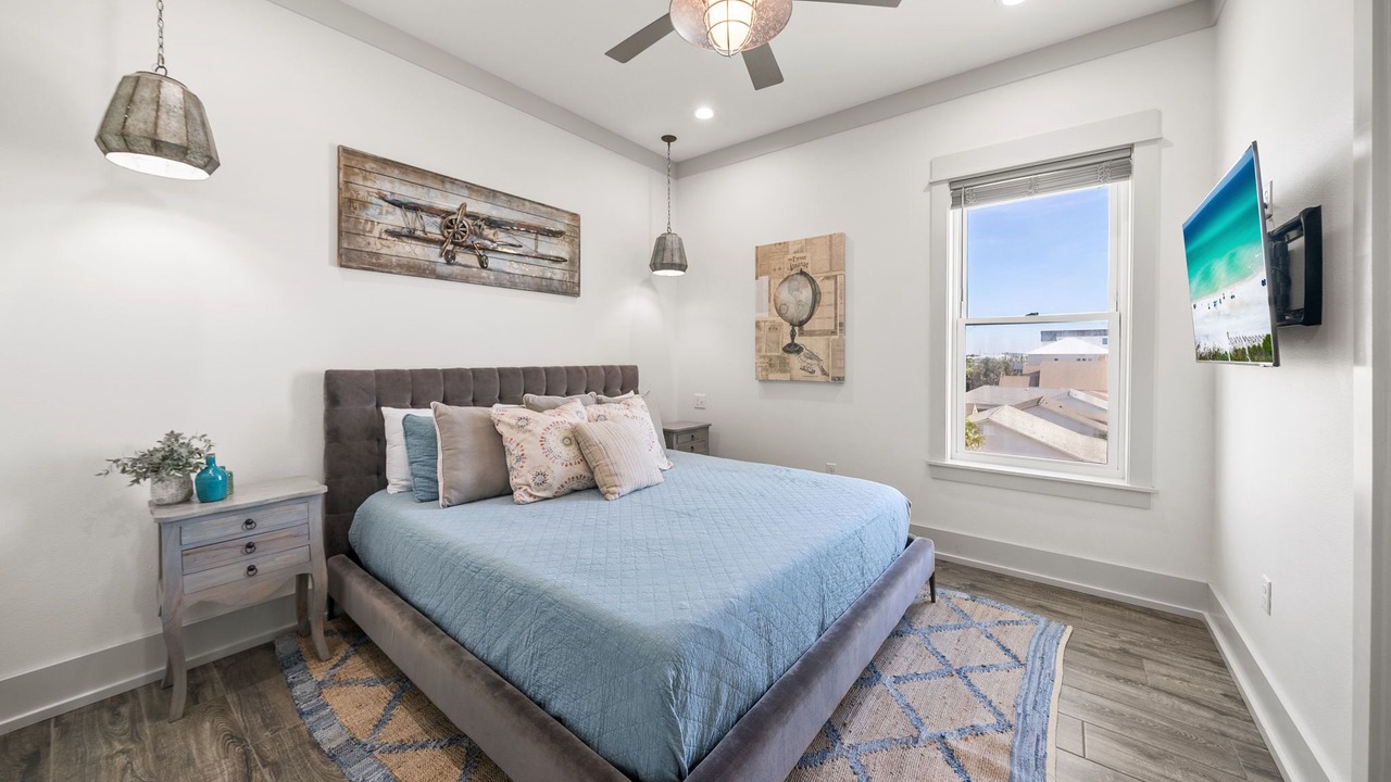 Photo of Bedroom in Laguna Beach Estates