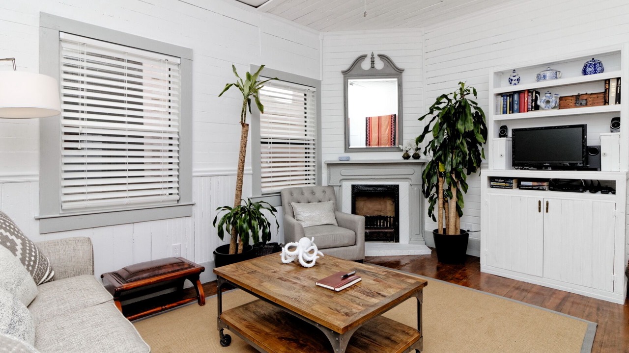 Photo of Livingroom in Beach Institute