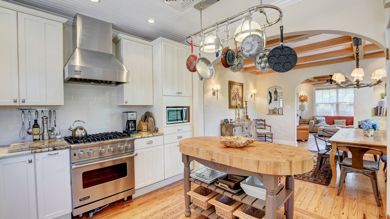 Photo of Kitchen in Del-Ida Park Historic District