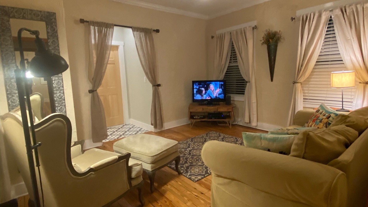 Photo of Livingroom in Del-Ida Park Historic District