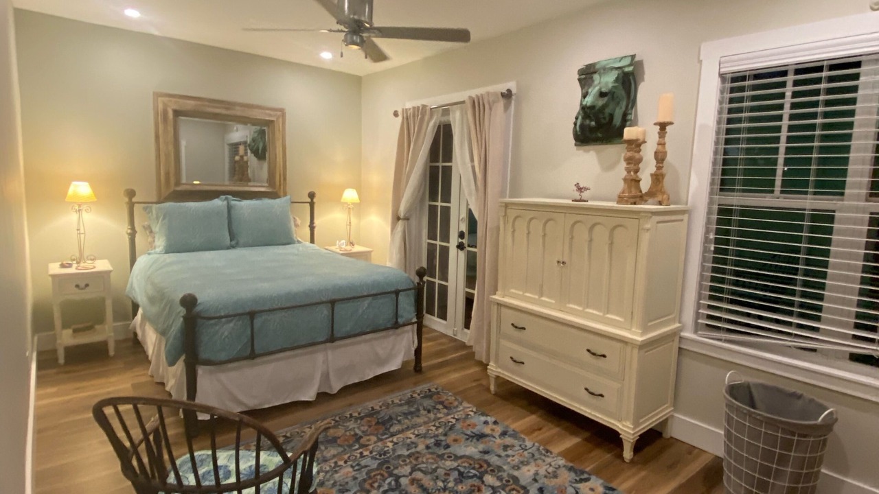 Photo of Bedroom in Del-Ida Park Historic District