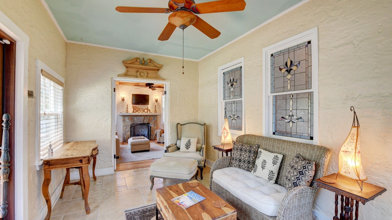 Photo of Livingroom in Del-Ida Park Historic District