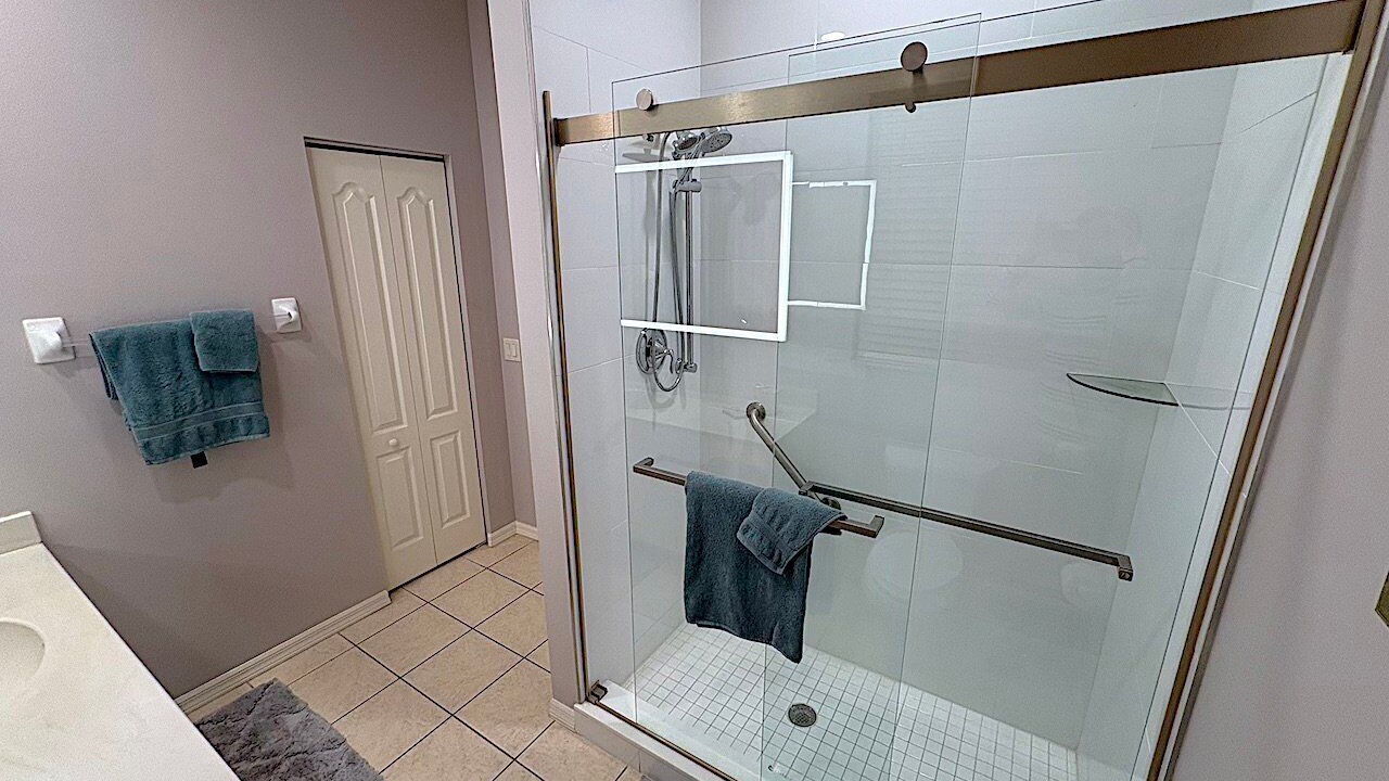 Photo of Bathroom in Pelican