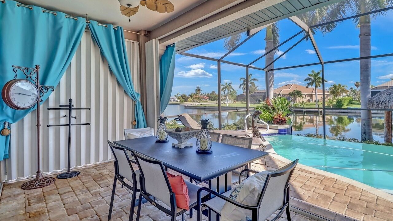 Photo of Outdoor in Pelican