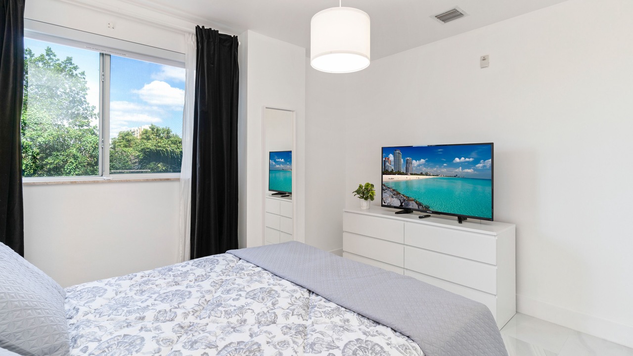 Photo of Bedroom in Coral Way