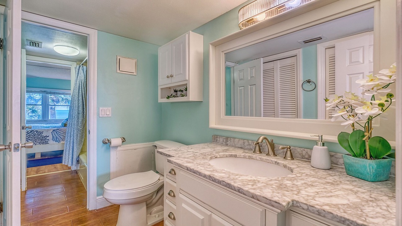 Photo of Bathroom in Independence Square
