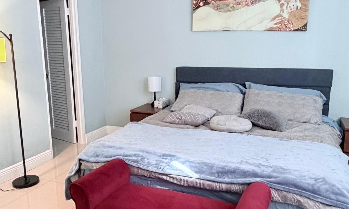 Photo of Bedroom in Hollywood South Central Beach