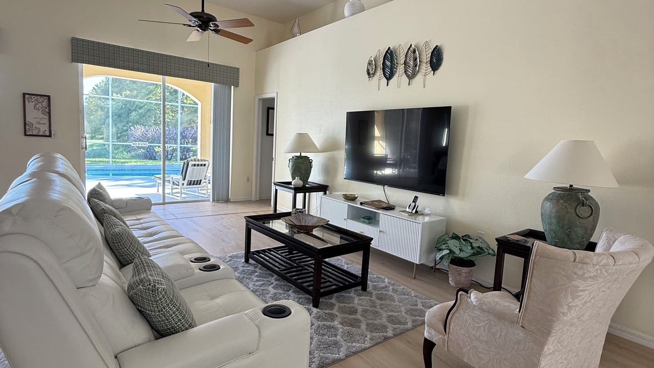 Photo of Livingroom in Bridgewater Crossing