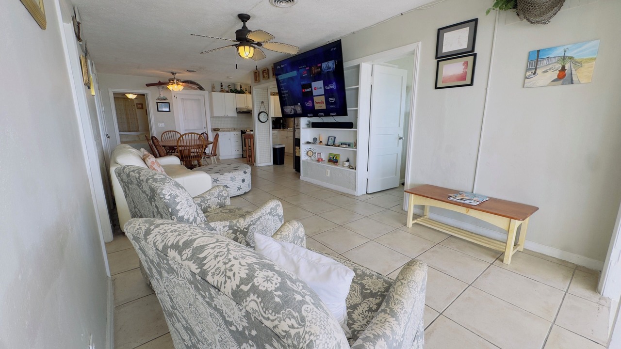 Photo of Livingroom in Bahama Beach