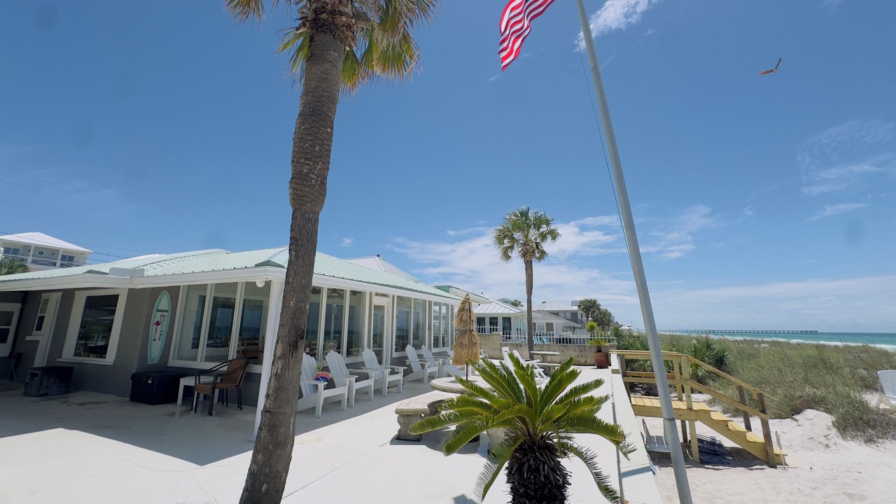Photo of Patio Balcony in Bahama Beach