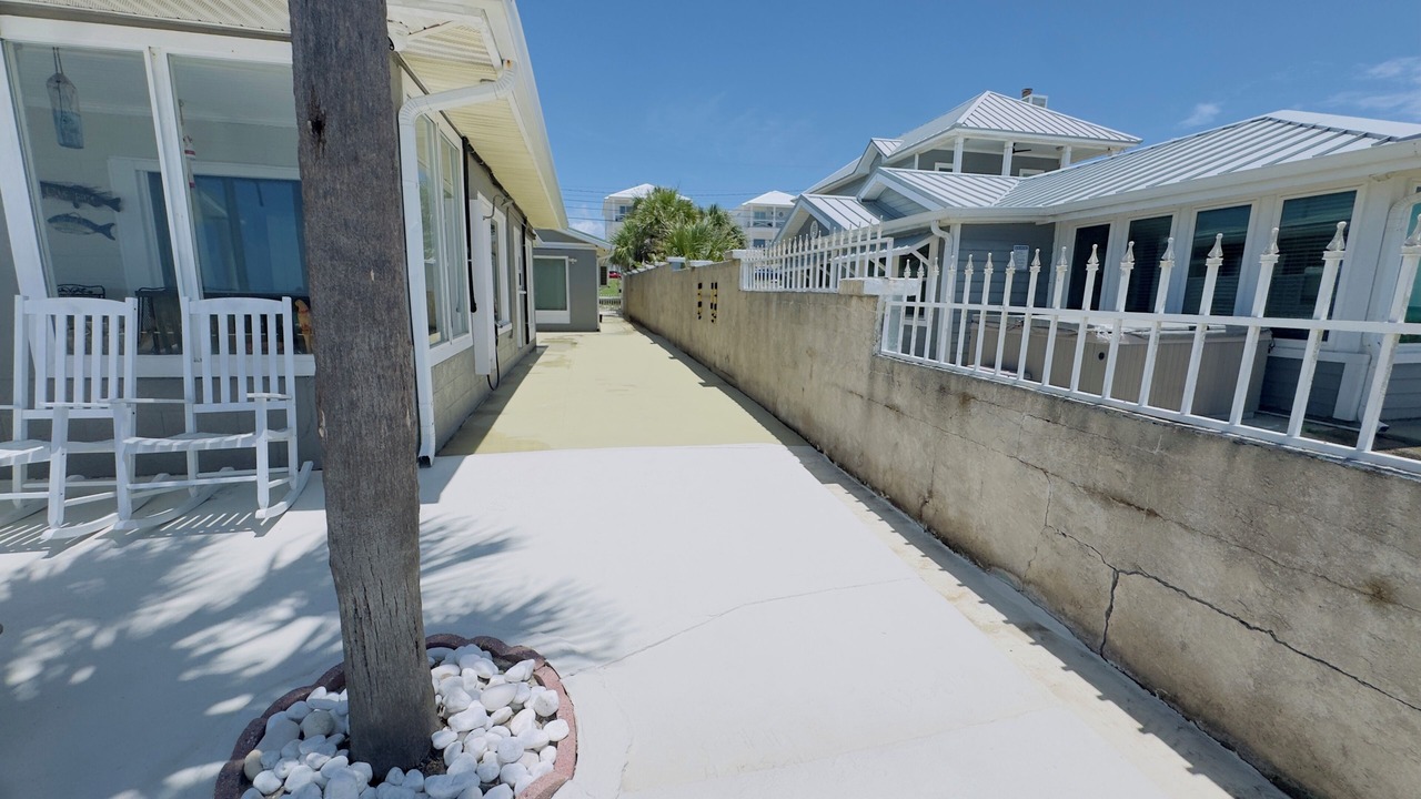 Photo of Patio Balcony in Bahama Beach
