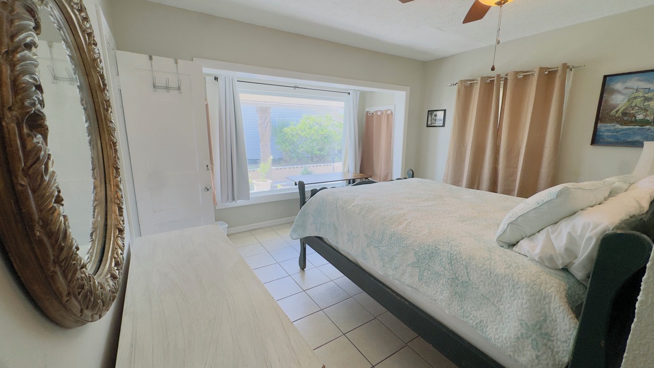 Photo of Bedroom in Bahama Beach