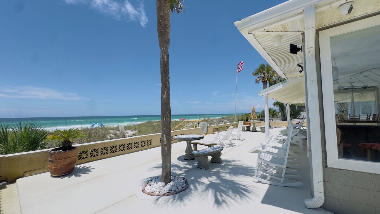 Photo of Patio Balcony in Bahama Beach