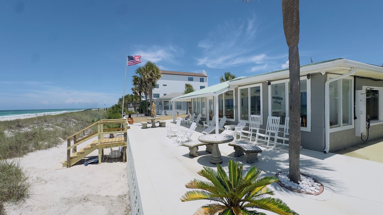 Photo of Patio Balcony in Bahama Beach