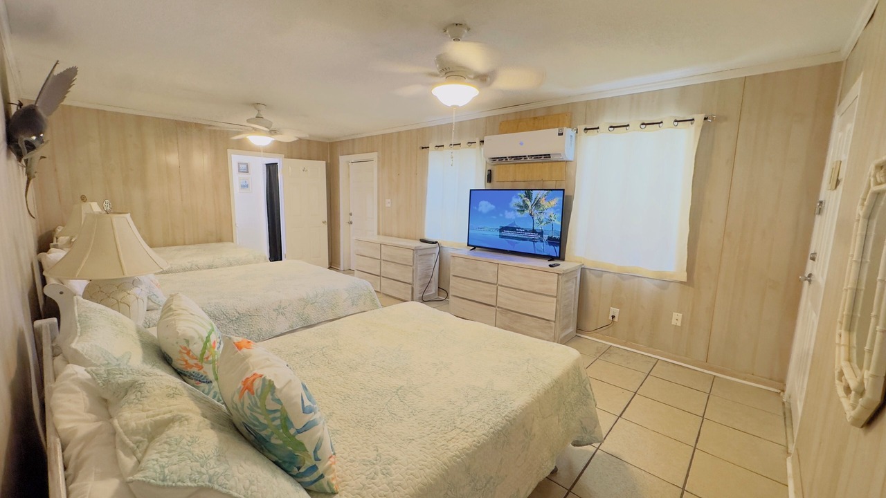 Photo of Bedroom in Bahama Beach