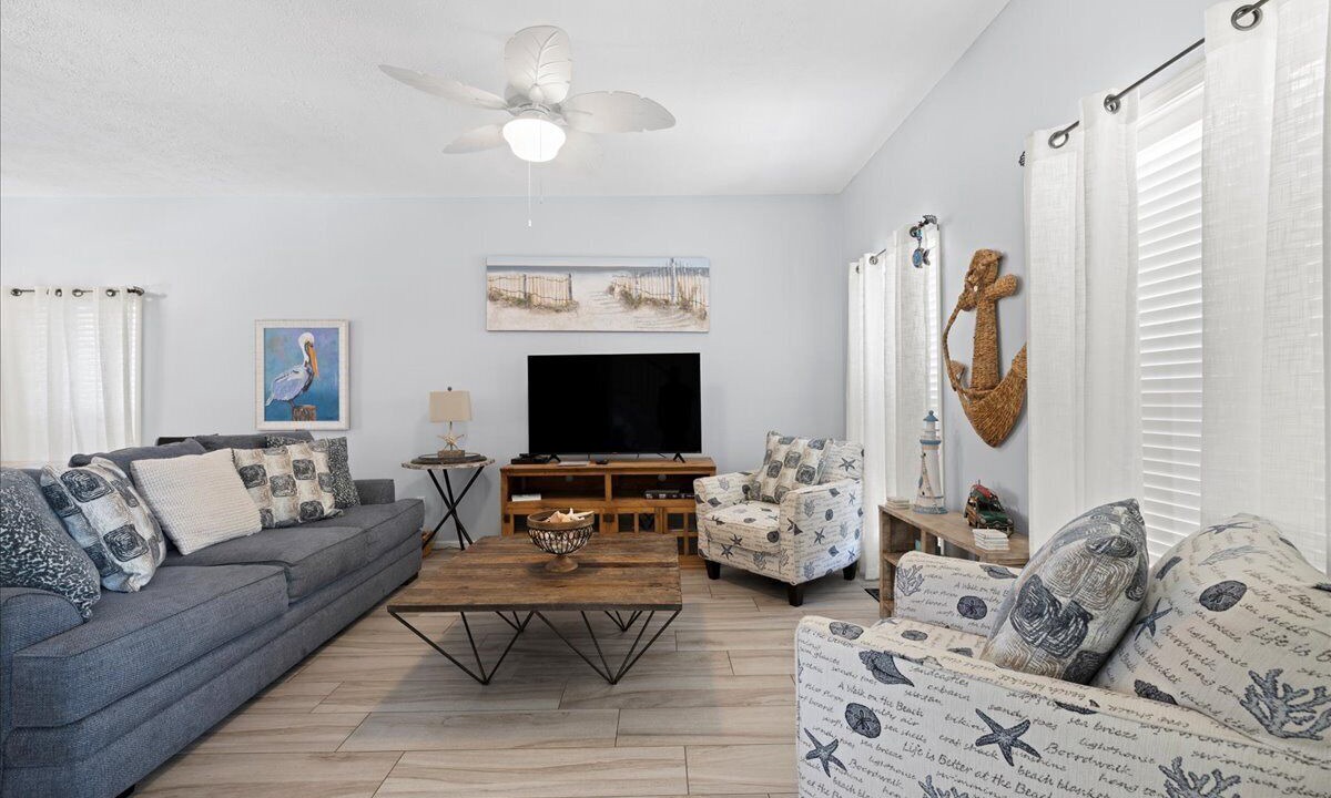 Photo of Livingroom in Gulfview Heights