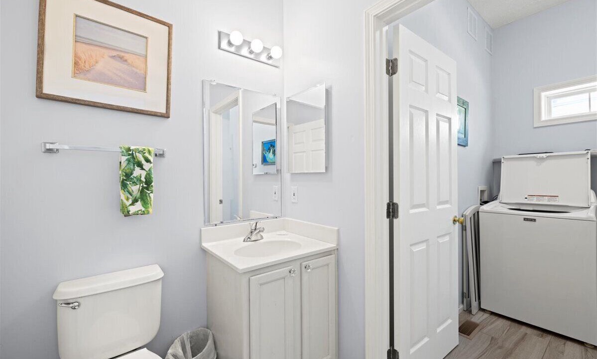 Photo of Bathroom in Gulfview Heights