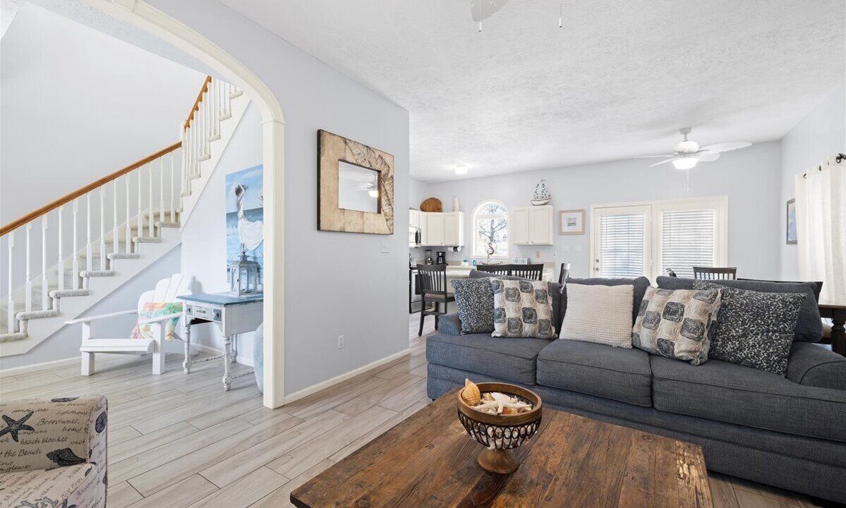 Photo of Livingroom in Gulfview Heights