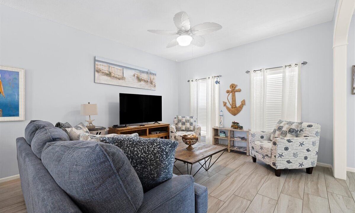 Photo of Livingroom in Gulfview Heights